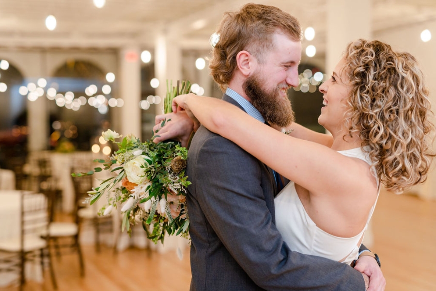 couples first dance at Arrow Studio & Events
